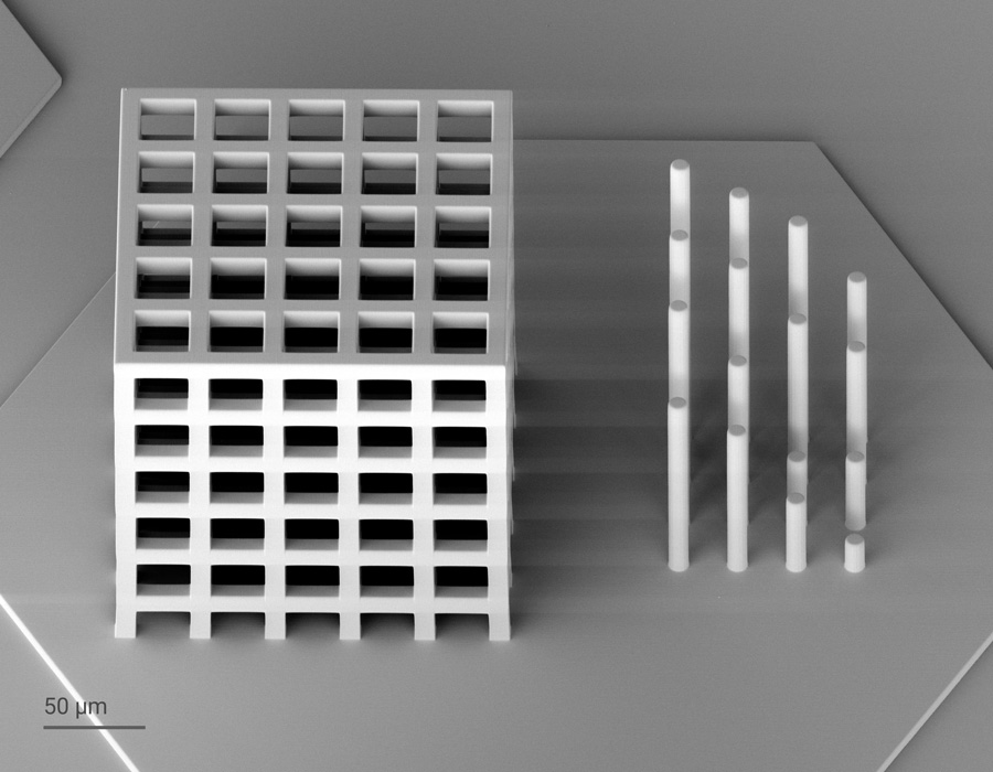 Lattice cube and pillars DiLL (Dip-in Laser Lithography) related high aspect ratio-accuracy